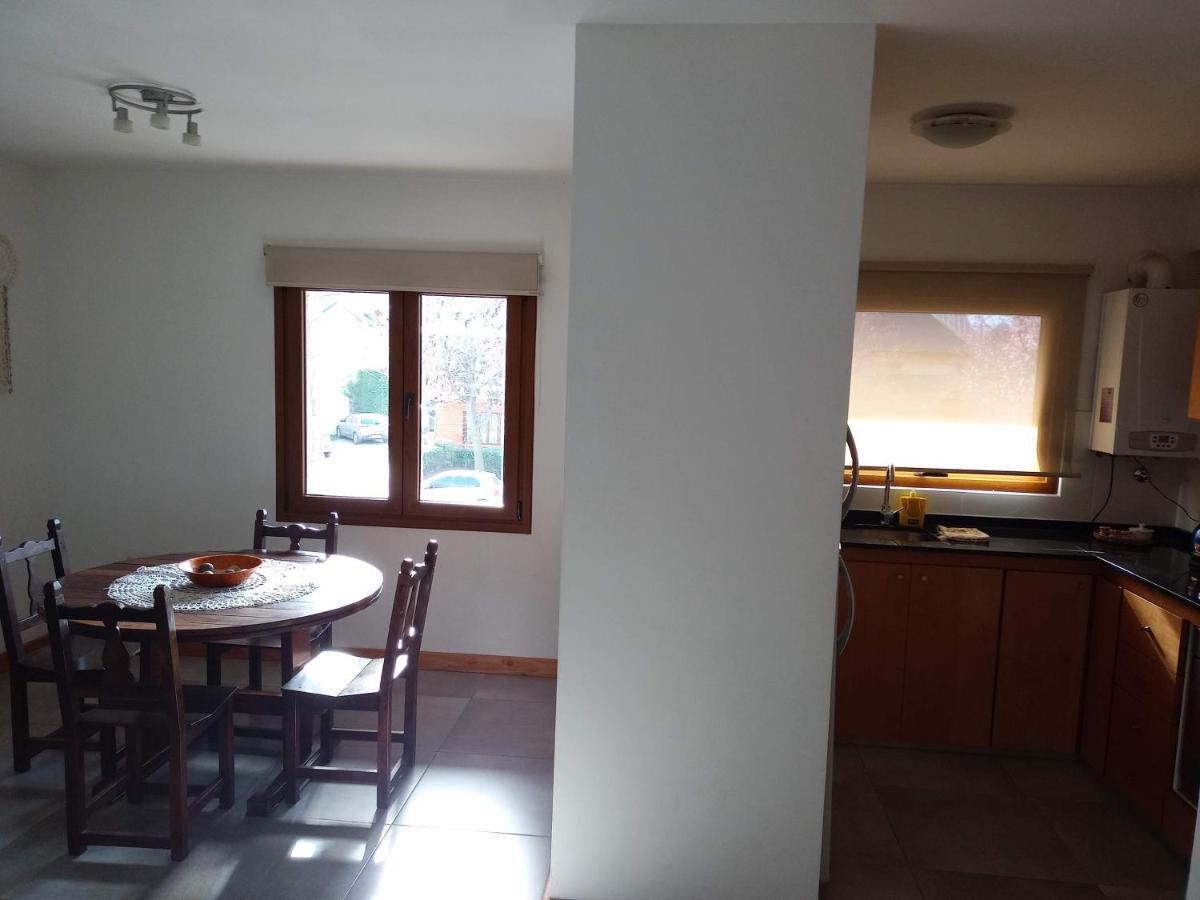 Cómodo Departamento Céntrico en San Martín de los Andes Esterno foto